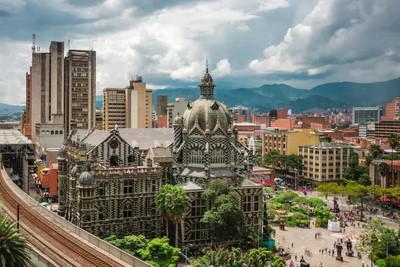 Medellín, aventures urbaines dans la ville du printemps éternel