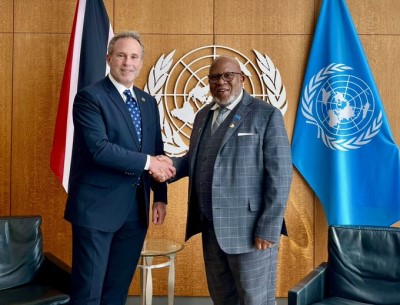 Harris Whitbeck et Dennis Francis, le Président de l'Assemblée Générale de l'ONU (Crédit : INGUAT)