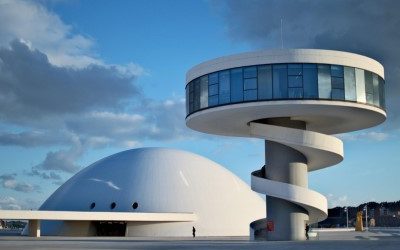 Oscar Niemeyer : Architecte de la Courbe et Visionnaire Brésilien