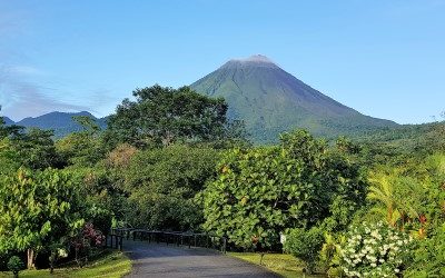 Volcan Arenal : Aventures et Détente au Cœur du Costa Rica