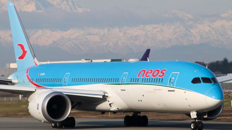 NEOS airlines Boeing 787 dreamliner